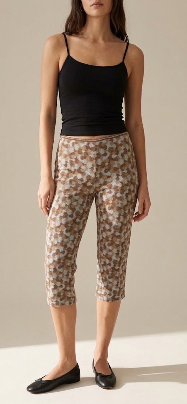 Jan and Carlos Geometric Pattern Knit Capri Pants - Cream/Tan - Size IT 40 US 6